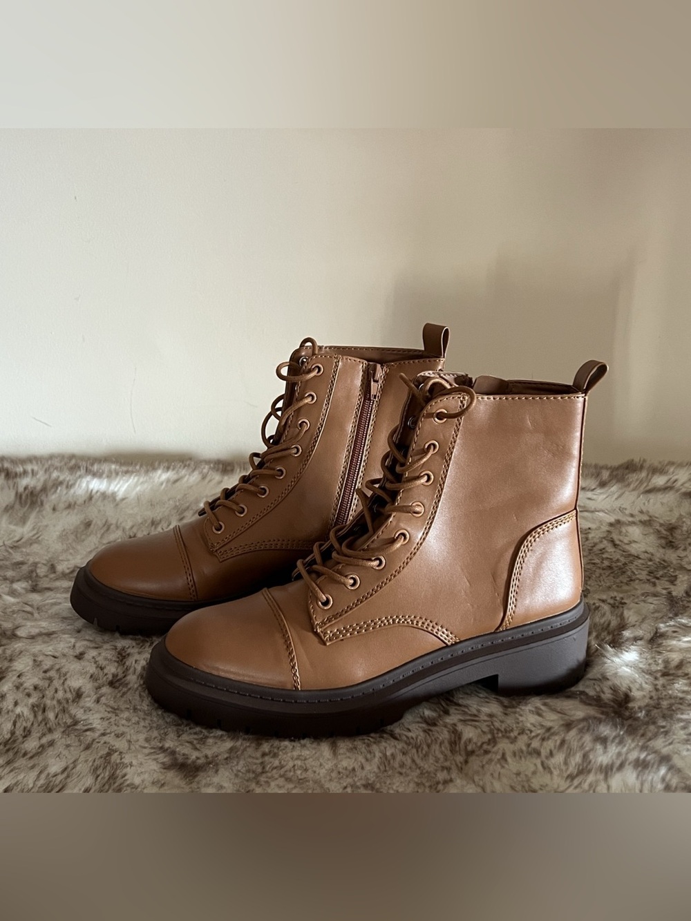 ALDO Goer Cognac Brown Lace Up Lug Sole Ankle Boots Size 9